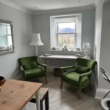 Stunning 2 Bedroom In