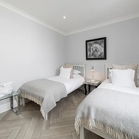 Stunning 2 Bedroom In