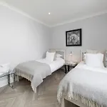 Stunning 2 Bedroom In