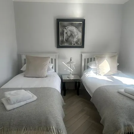 Stunning 2 Bedroom In * كيسويك