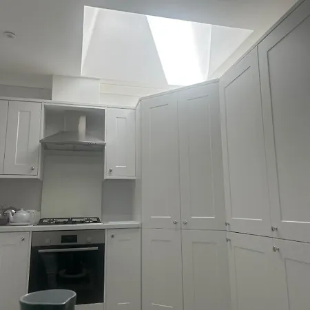 Stunning 2 Bedroom In شقة *