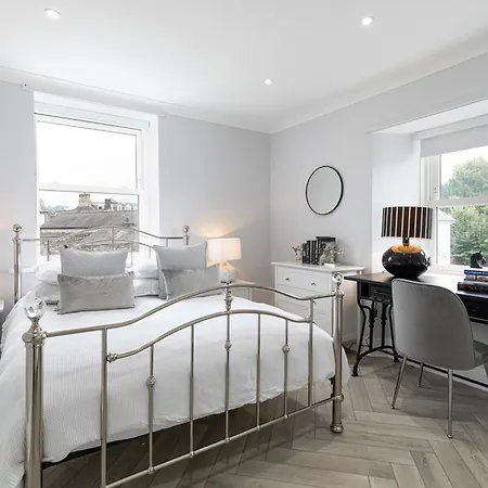 Stunning 2 Bedroom In דירה קזיק