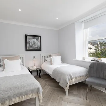 Stunning 2 Bedroom In * קזיק