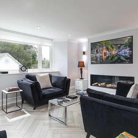Stunning 2 Bedroom In * קזיק