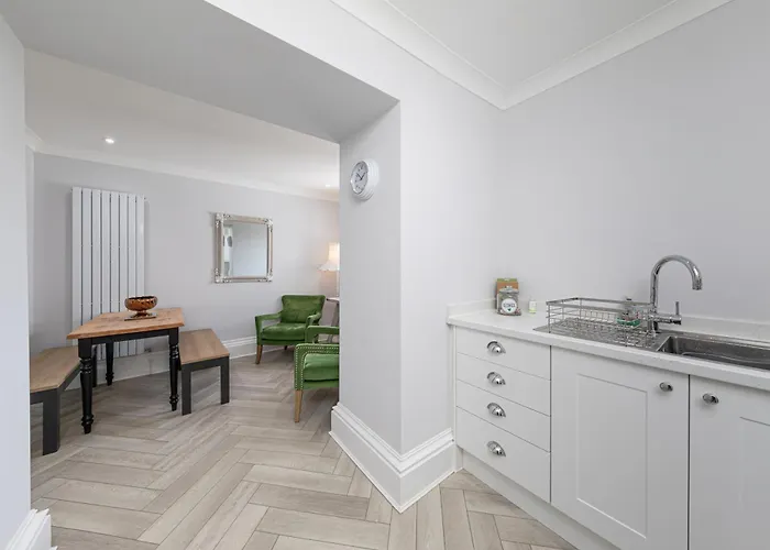 Stunning 2 Bedroom In