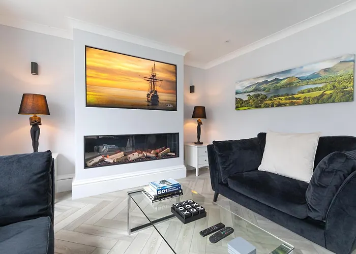 Stunning 2 Bedroom In Apartamento *