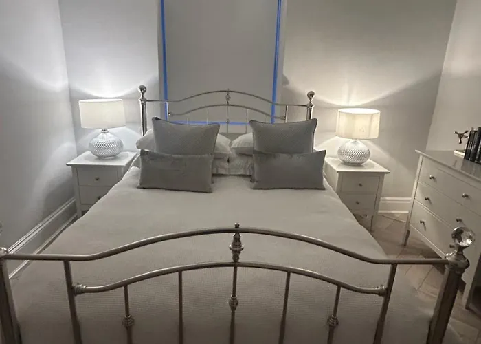 Stunning 2 Bedroom In